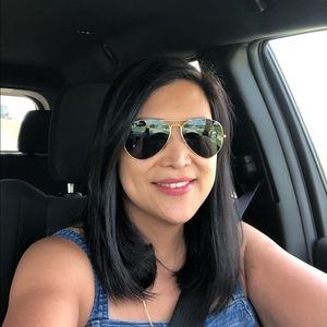 Meet your Posher, Connie